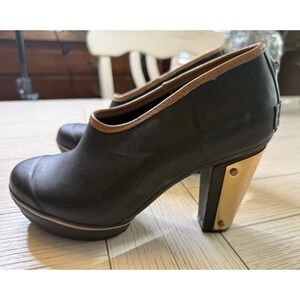 Sorel Medina II Gold 4" Block Heeled Rubber Booties Shoes 6 Gorpcore Glam Rare